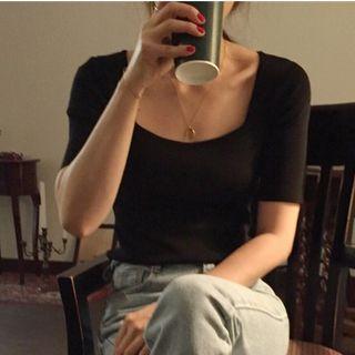 Short-sleeve Square-neck Knit Top Black - One Size