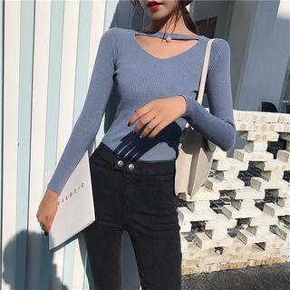 Cut-out Front Knit Top