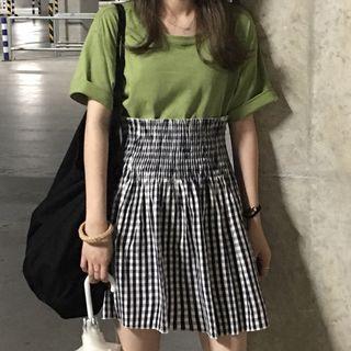 Short-sleeve T-shirt / Gingham A-line Skirt