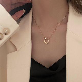 U Shape Pendant Alloy Necklace