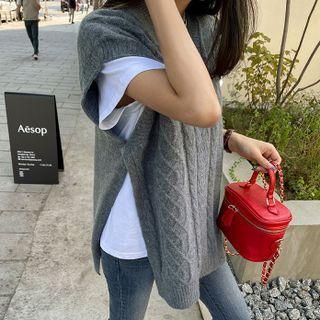 Slit-side Cable-knit Sweater Vest