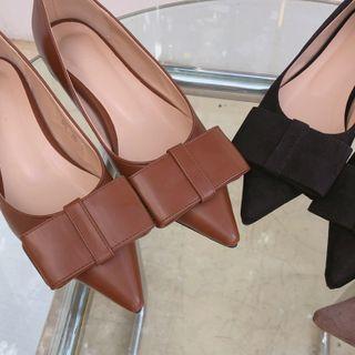 Pointy-toe Ribbon Flats