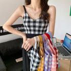 Sleeveless Check Cropped Knit Top