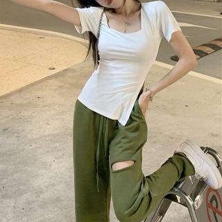 Short-sleeve Square-neck Slit T-shirt / High-waist Drawstring Ripped Pants