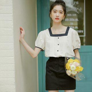 Contrast Trim Square-neck Pintuck Short-sleeve Blouse