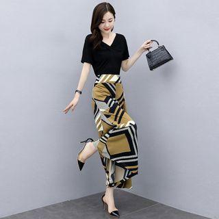 Set: Short-sleeve Twist V-neck T-shirt + Printed Wide-leg Pants