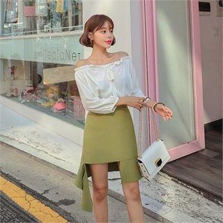 Set: Off-shoulder Blouse + Cutout-hem Skirt