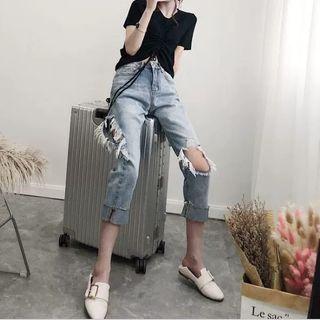 Set: Short-sleeve T-shirt + Ripped Straight-fit Jeans