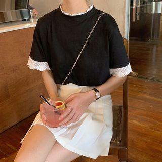 Short-sleeve Lace Trim Top / Pleated A-line Skirt