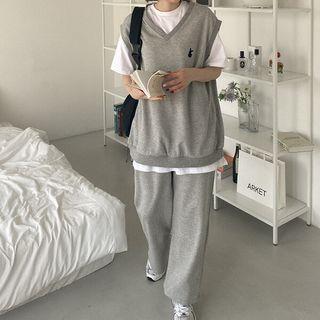 Rabbit-embroidered Vest & Sweatpants Set