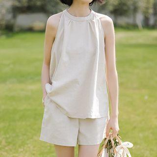Sleeveless Blouse / Wide Leg Shorts