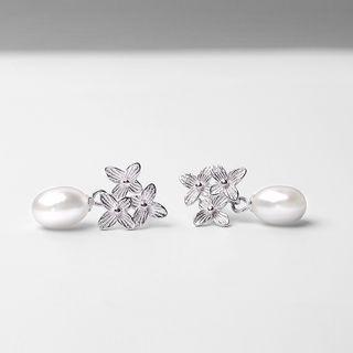 925 Sterling Silver Flower Freshwater Pearl Dangle Earring 1 Pair - Earrings - Flower - One Size
