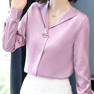 Faux Pearl Buckle Blouse