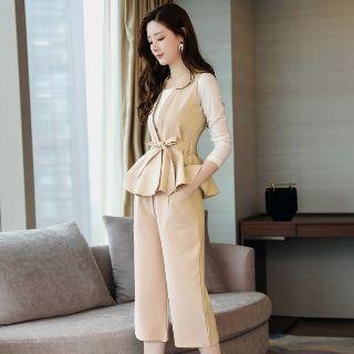 Set: Tie-waist Vest + T-shirt + Capri Pants
