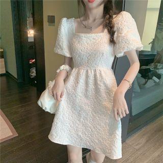 Short-sleeve Embossed Mini A-line Dress / Bucket Hat