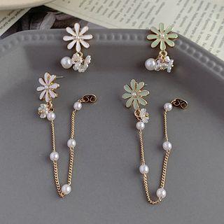 Non-matching Faux Pearl Alloy Flower Earring