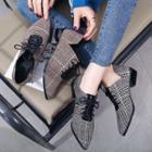 Pointed Plaid Lace-up Shoes