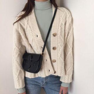 Turtleneck Long-sleeve T-shirt / V-neck Cable Knit Cardigan