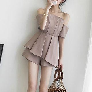 Set: Cold Shoulder Asymmetric Top + Shorts