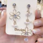 Non-matching Faux Pearl Flower Dangle Earring As Shown In Figure - One Size
