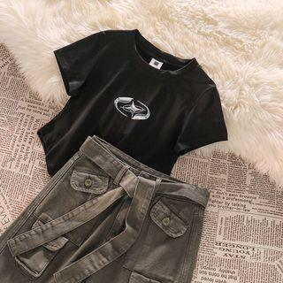 Short-sleeve Print Slim-fit T-shirt / Plain Cargo Pants