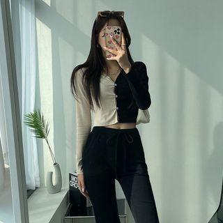 V-neck Two-tone Cropped Cardigan Black & Beige - One Size