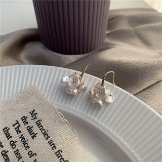 Natural Pearl Flower Ball Irregular Earrings  - [golden] A Pair Of Ear Pins