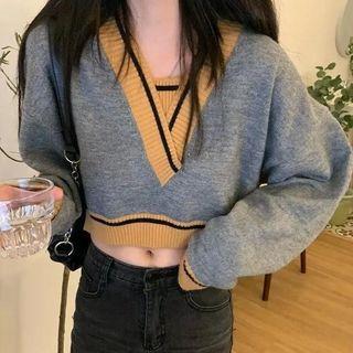 Long-sleeve V-neck Contrast Trim Loose Fit Knit Crop Top