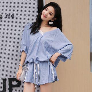 Set: V-neck Color Block 3/4-sleeve T-shirt + Drawstring Shorts