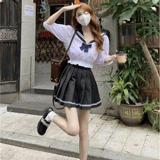 Elbow-sleeve Crop Blouse / Contrast Trim Pleated Skirt