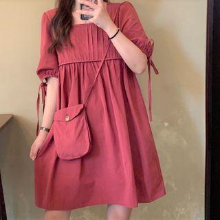Short-sleeve Square-neck Shift Dress