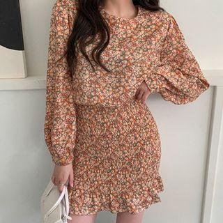 Smocked-panel Frilled Floral Dress