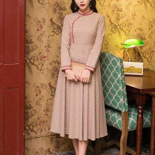 Long-sleeve Plaid Frog-buttoned A-line Dress