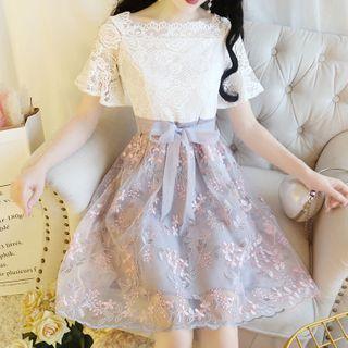 Set: Lace Short-sleeve Blouse + Flower Embroidered A-line Skirt