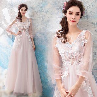 Flower Applique 3/4 Sleeve Wedding Dress