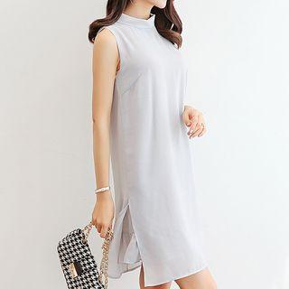 Mock-neck Sleeveless Shift Dress