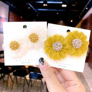 Knit Flower Stud Earring