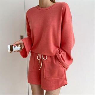 Set: Round-neck Loose-fit Top + Band-waist Pocket-detail Shorts
