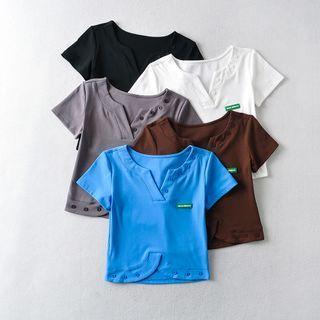 Short-sleeve Button-accent Cropped T-shirt