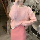 Chunky Knit Sweater / Plain Midi Skirt