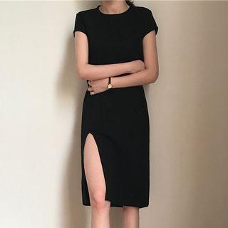 Short-sleeve Side Slit T-shirt Dress