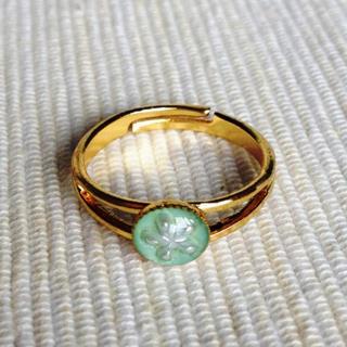 Resin Little Snowflake Ring (mint) One Size