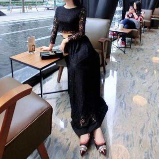 Set : 3/4-sleeve Lace Cropped Top + Skirt