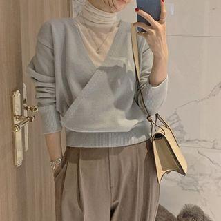 Turtleneck Elbow-sleeve Top / V-neck Knit Top