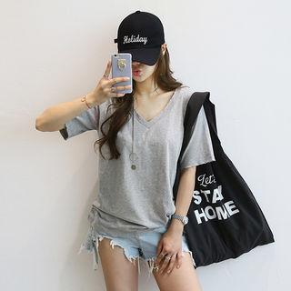V-neck Short-sleeve Distressed T-shirt