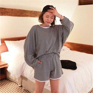 Set: Dolman-sleeve Stripe T-shirt + Sweat Shorts