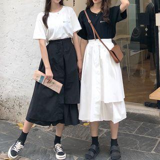 Short Sleeve Print T-shirt / Asymmetric Midi Skirt