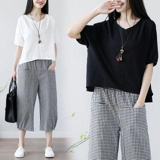 Set: Short-sleeve T-shirt + Plaid Capri Pants
