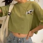 Crane Embroidered Elbow-sleeve Cropped T-shirt