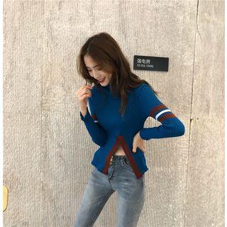 Turtleneck Color Block Slit-front Knit Top